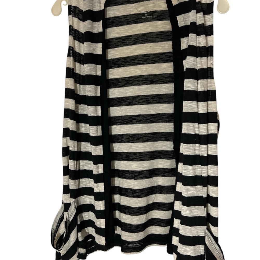 Black and White Striped Sleeveless Cardigan